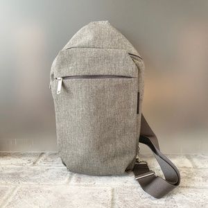 人気TOP 美品★marimekko 055 36 Crossbody Kortteli - ボディーバッグ